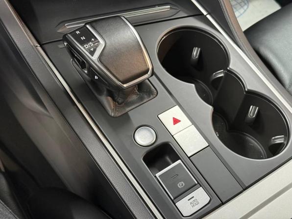Volkswagen Touareg III с пробегом 2019 года, цена 4 650 000 рублей, 96808 км, внедорожник, Автокод Объявления