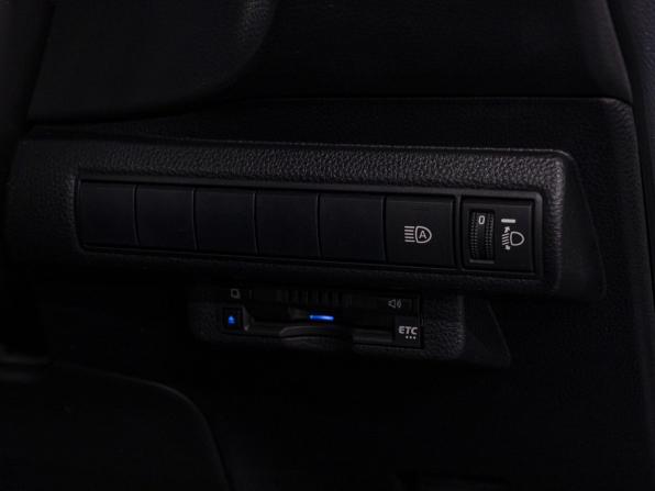 Toyota Corolla XI (E160 E170 E180) Рестайлинг 1 с пробегом 2019 года, цена 1 689 000 рублей, 45546 км, седан, Автокод Объявления
