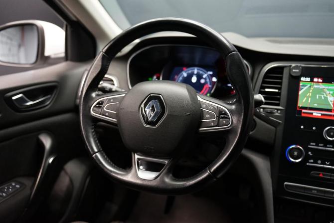 Renault Megane IV с пробегом 2018 года, цена 1 555 000 рублей, 156000 км, универсал, Автокод Объявления