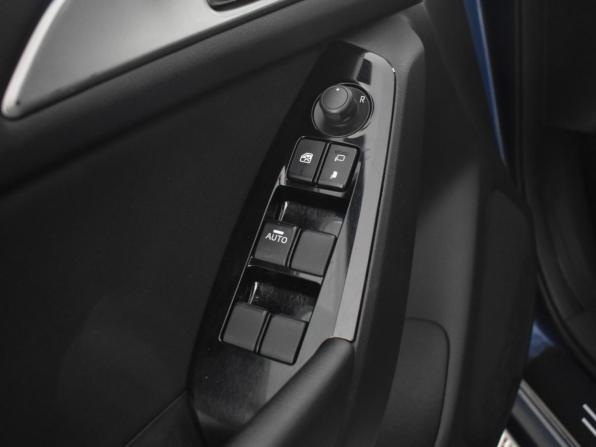 Mazda 3 III (BM) Рестайлинг с пробегом 2017 года, цена 1 850 000 рублей, 81247 км, седан, Автокод Объявления