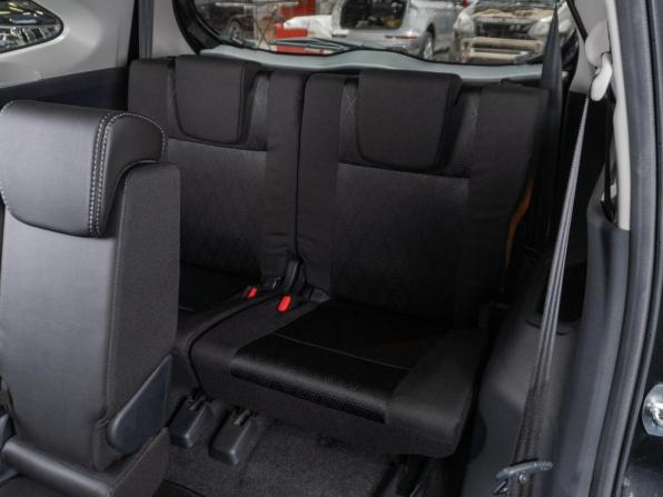 Toyota Veloz с пробегом 2023 года, цена 4 249 000 рублей, 38 км, минивэн, Автокод Объявления