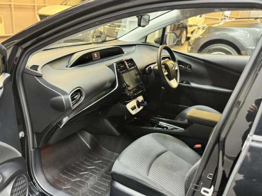 Toyota Prius IV (XW50) Красноярск  - изображение 9