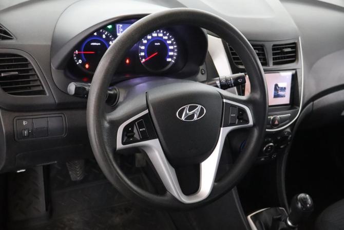 Hyundai Solaris I Рестайлинг с пробегом 2015 года, цена 799 000 рублей, 115000 км, седан, Автокод Объявления