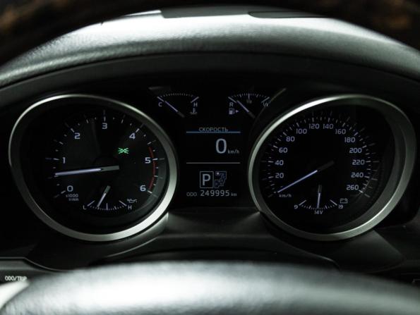 Toyota Land Cruiser 200 Series Рестайлинг 1 с пробегом 2014 года, цена 3 145 000 рублей, 249993 км, внедорожник, Автокод Объявления