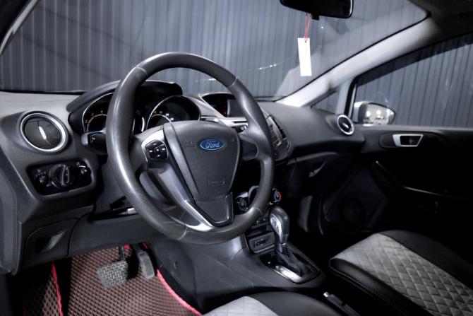 Ford Fiesta Mk6 Рестайлинг с пробегом 2016 года, цена 707 000 рублей, 170001 км, седан, Автокод Объявления