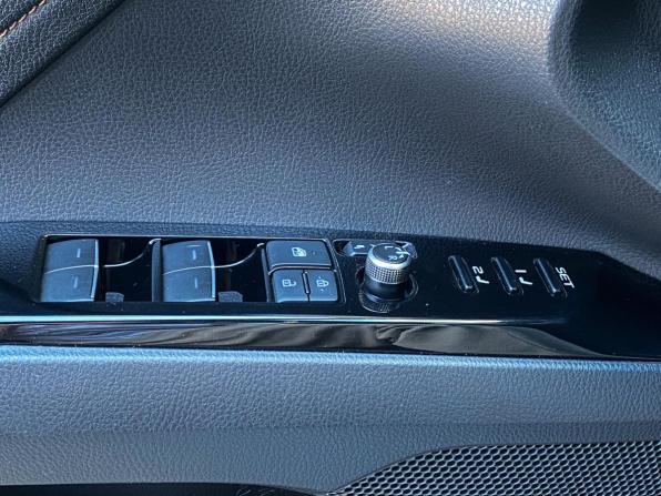 Toyota Camry VIII (XV70) Рестайлинг с пробегом 2023 года, цена 3 450 000 рублей, 33000 км, седан, Автокод Объявления