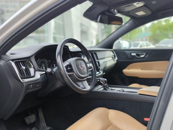 Volvo V60 Cross Country II с пробегом 2019 года, цена 3 050 000 рублей, 161476 км, универсал, Автокод Объявления