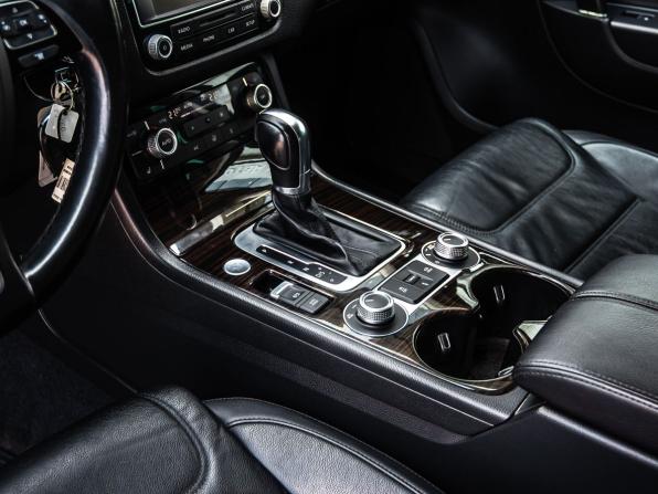 Volkswagen Touareg II Рестайлинг с пробегом 2015 года, цена 3 150 000 рублей, 188986 км, внедорожник, Автокод Объявления