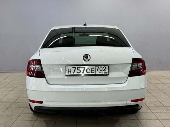 Skoda Octavia III (A7) Рестайлинг с пробегом 2018 года, цена 1 750 000 рублей, 122046 км, лифтбек, Автокод Объявления