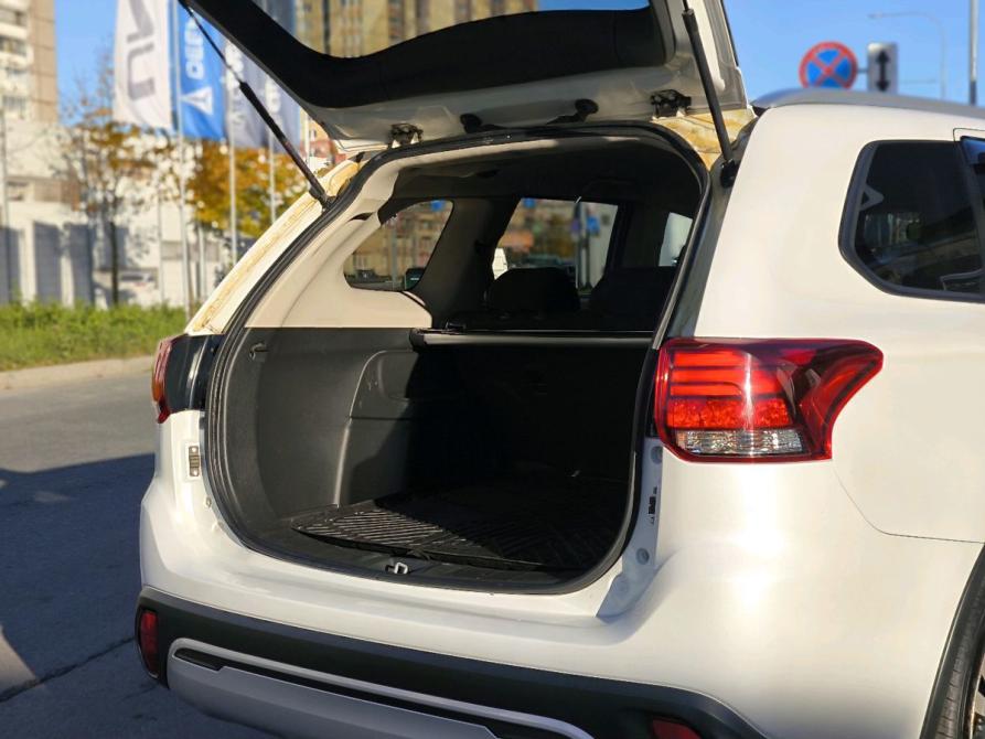Mitsubishi Outlander III Рестайлинг 3 Санкт-Петербург  - изображение 18