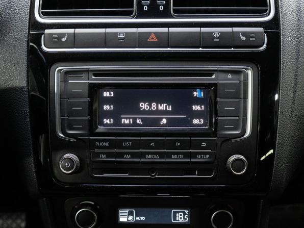 Volkswagen Polo V Рестайлинг с пробегом 2018 года, цена 1 390 000 рублей, 65720 км, седан, Автокод Объявления