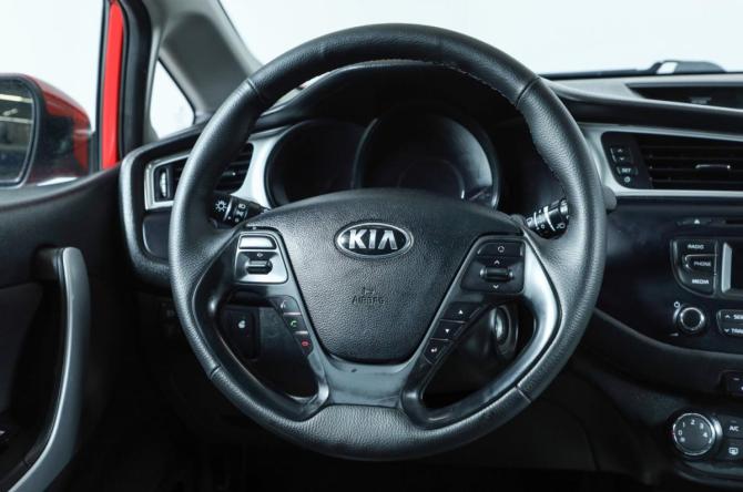 Kia Ceed II Рестайлинг с пробегом 2018 года, цена 1 339 000 рублей, 177000 км, универсал, Автокод Объявления