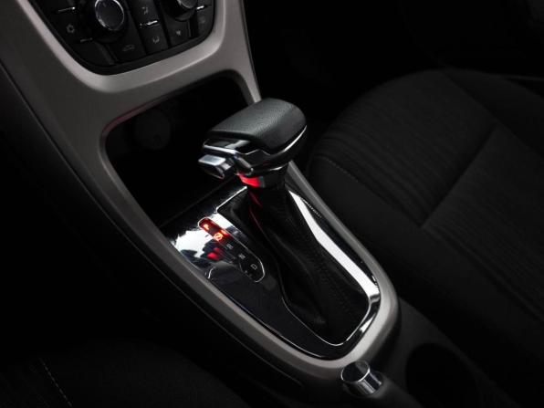 Opel Astra J с пробегом 2010 года, цена 849 077 рублей, 167067 км, хэтчбек, Автокод Объявления