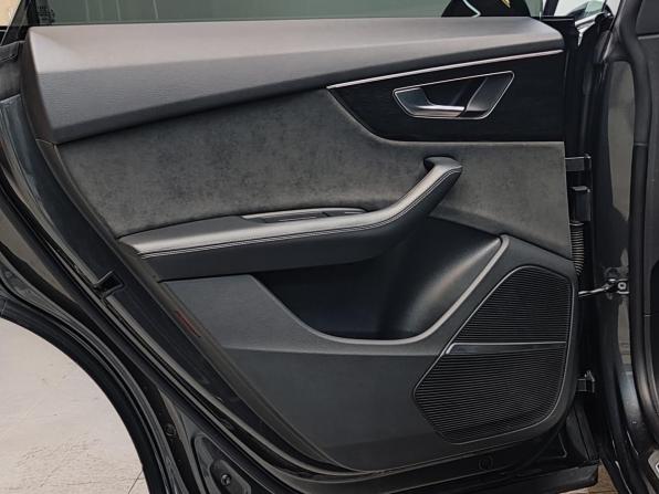 Audi Q8 I (4M) с пробегом 2020 года, цена 5 500 000 рублей, 75043 км, внедорожник, Автокод Объявления