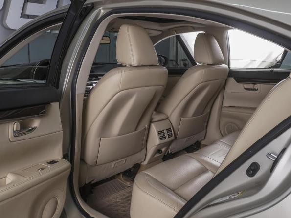 Lexus ES VI с пробегом 2014 года, цена 2 199 000 рублей, 208490 км, седан, Автокод Объявления