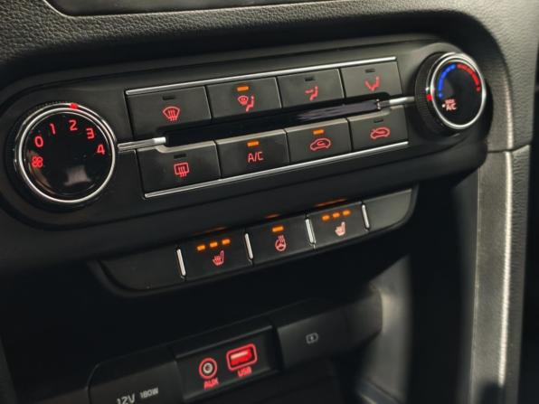 Kia Ceed III с пробегом 2018 года, цена 1 555 000 рублей, 168684 км, хэтчбек, Автокод Объявления