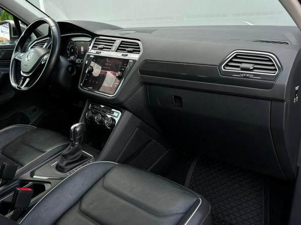 Volkswagen Tiguan II с пробегом 2018 года, цена 2 572 200 рублей, 55406 км, внедорожник, Автокод Объявления