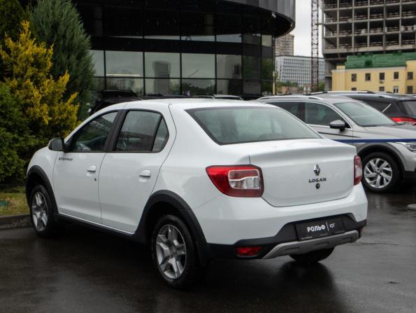 Renault Logan II Рестайлинг с пробегом 2022 года, цена 1 403 000 рублей, 7378 км, седан, Автокод Объявления
