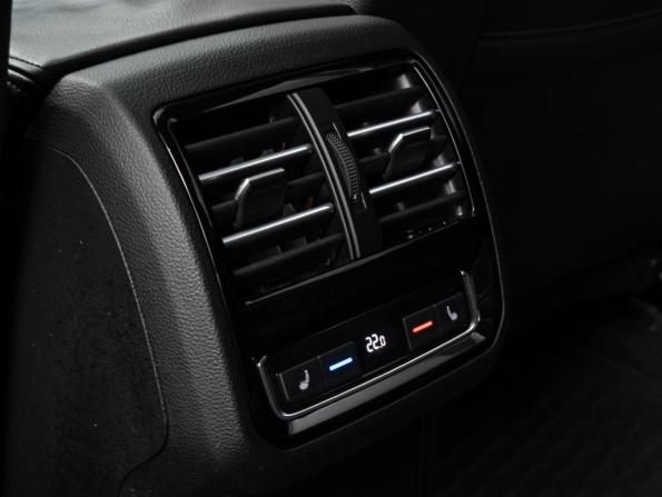 Volkswagen Passat B8 с пробегом 2017 года, цена 2 520 000 рублей, 167915 км, седан, Автокод Объявления
