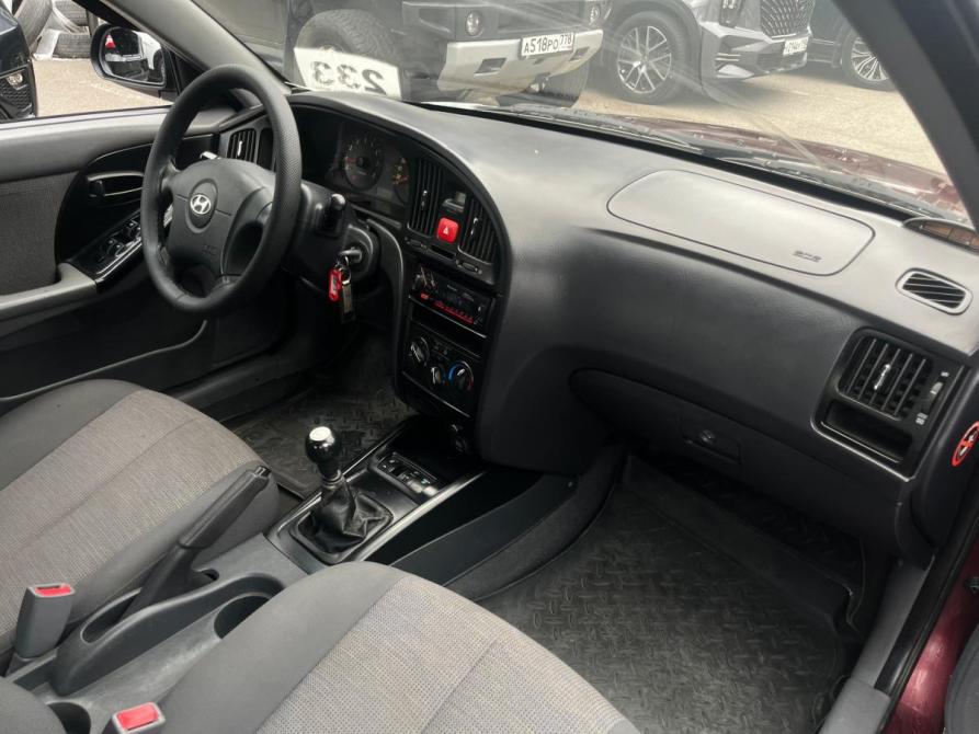 Hyundai Elantra III (XD2) Рестайлинг Санкт-Петербург  - изображение 9