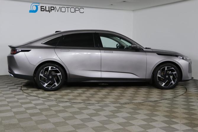 Changan Lamore с пробегом 2024 года, цена 2 179 990 рублей, 4598 км, седан, Автокод Объявления