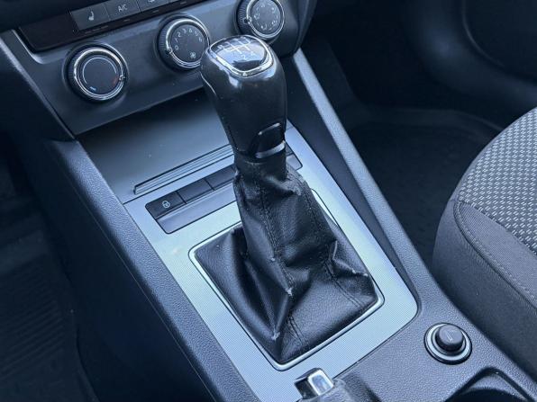 Skoda Octavia III (A7) с пробегом 2013 года, цена 750 000 рублей, 309835 км, лифтбек, Автокод Объявления