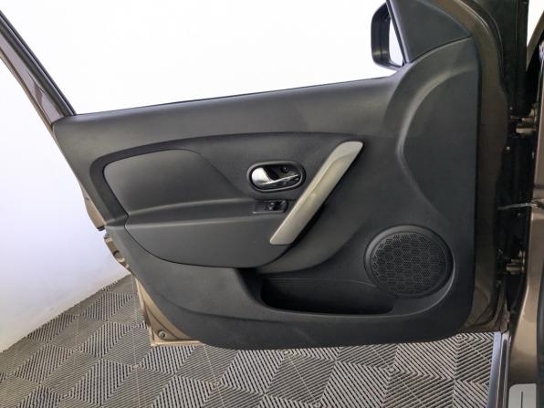 Renault Sandero II Рестайлинг с пробегом 2020 года, цена 1 020 000 рублей, 76881 км, хэтчбек, Автокод Объявления
