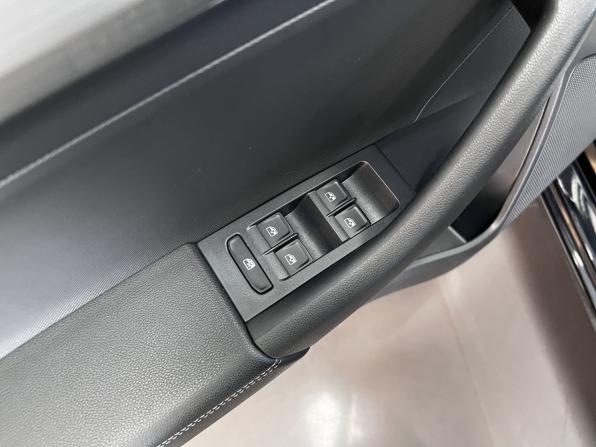 Skoda Rapid I Рестайлинг с пробегом 2019 года, цена 1 945 000 рублей, 25466 км, лифтбек, Автокод Объявления