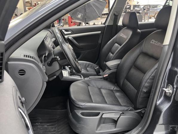Skoda Octavia II (A5) Рестайлинг с пробегом 2010 года, цена 840 000 рублей, 195061 км, лифтбек, Автокод Объявления