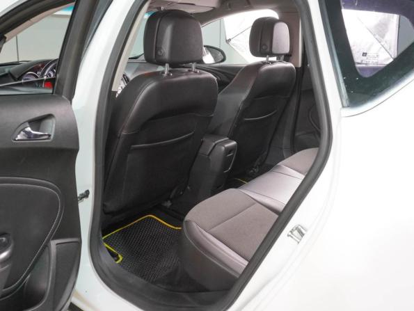 Opel Astra J с пробегом 2011 года, цена 729 000 рублей, 177949 км, хэтчбек, Автокод Объявления