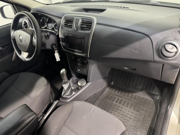 Renault Sandero II с пробегом 2014 года, цена 759 800 рублей, 128000 км, хэтчбек, Автокод Объявления