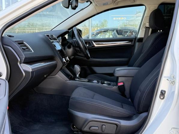 Subaru Legacy VI Рестайлинг с пробегом 2018 года, цена 1 680 000 рублей, 195687 км, седан, Автокод Объявления