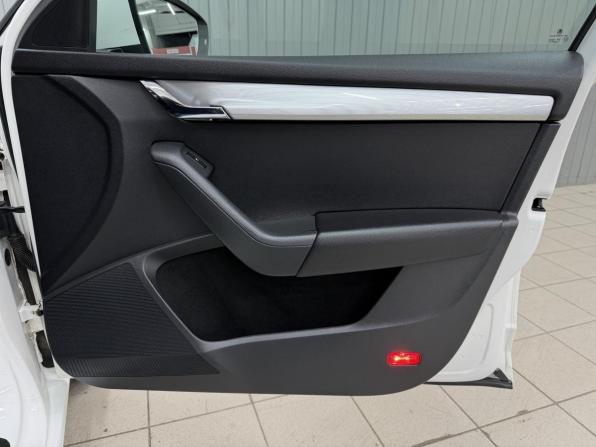 Skoda Octavia III (A7) с пробегом 2014 года, цена 1 300 000 рублей, 224022 км, лифтбек, Автокод Объявления