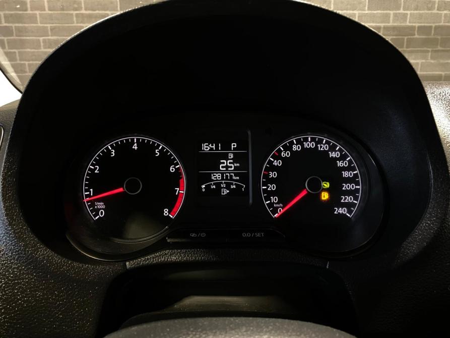 Volkswagen Polo V Рестайлинг Челябинск  - изображение 19