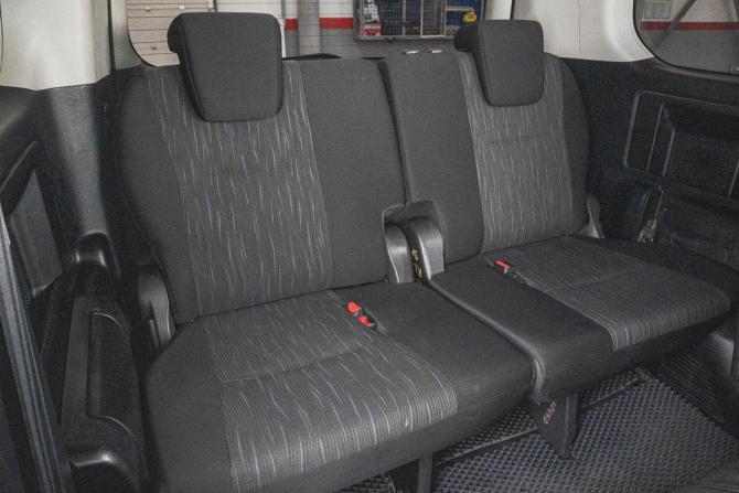 Toyota Voxy II (R70) с пробегом 2007 года, цена 1 199 000 рублей, 435000 км, минивэн, Автокод Объявления