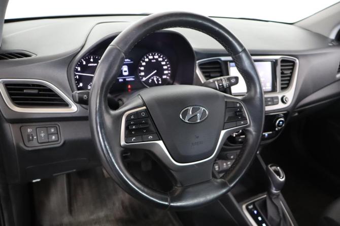 Hyundai Solaris II с пробегом 2018 года, цена 1 099 000 рублей, 195000 км, седан, Автокод Объявления