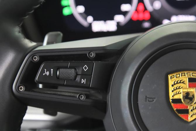 Porsche Cayenne III Рестайлинг с пробегом 2023 года, цена 10 999 900 рублей, 34110 км, внедорожник, Автокод Объявления