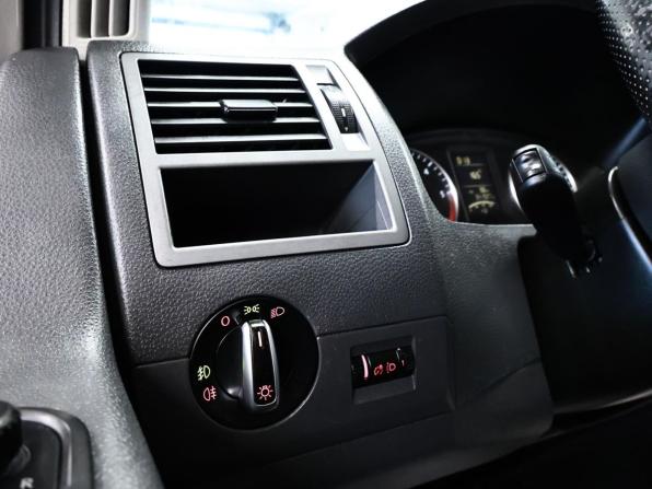 Volkswagen Multivan T5 Рестайлинг с пробегом 2012 года, цена 1 420 000 рублей, 341926 км, минивэн, Автокод Объявления