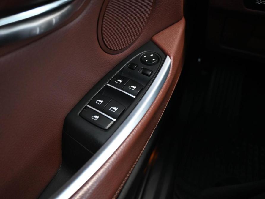 BMW 5 серии VI (F10/F11/F07) Новороссийск  - изображение 24
