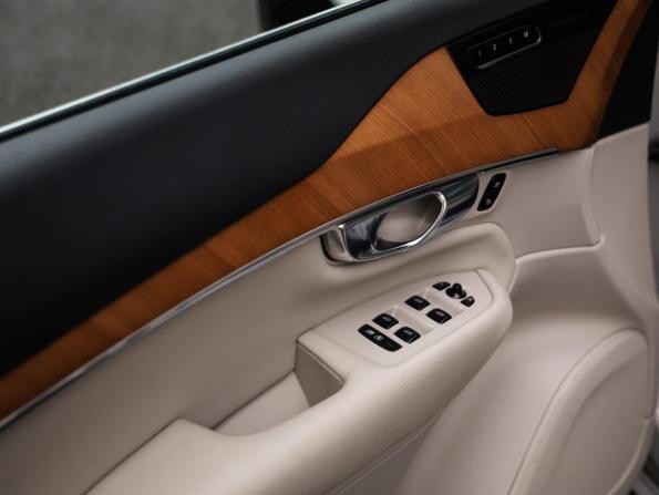 Volvo XC90 II Рестайлинг 1 с пробегом 2021 года, цена 4 699 000 рублей, 127331 км, внедорожник, Автокод Объявления