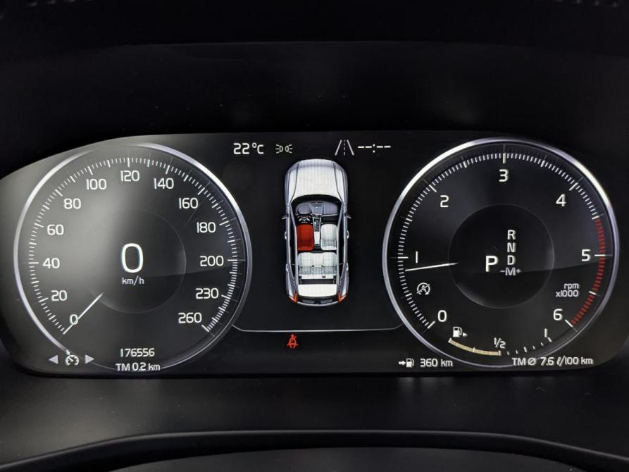 Volvo XC40 I Москва  - изображение 16