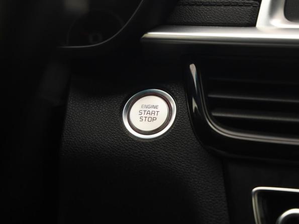 Kia Optima IV Рестайлинг с пробегом 2018 года, цена 2 099 000 рублей, 151265 км, седан, Автокод Объявления