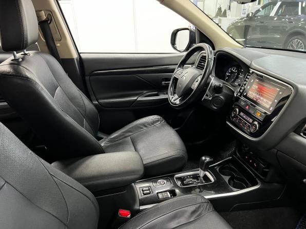 Mitsubishi Outlander III Рестайлинг 3 с пробегом 2018 года, цена 1 890 000 рублей, 272000 км, внедорожник, Автокод Объявления