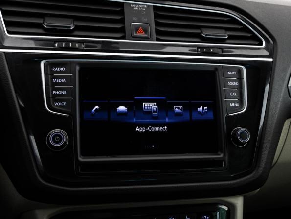 Volkswagen Tiguan II с пробегом 2017 года, цена 2 299 000 рублей, 138331 км, внедорожник, Автокод Объявления