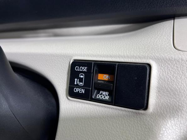 Toyota Sienta II с пробегом 2018 года, цена 1 110 000 рублей, 146967 км, минивэн, Автокод Объявления