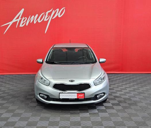 Kia Ceed II с пробегом 2013 года, цена 1 140 000 рублей, 113697 км, хэтчбек, Автокод Объявления