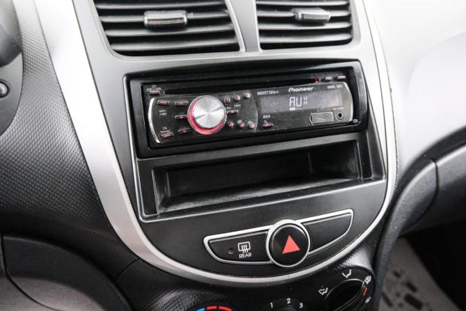 Hyundai Solaris I с пробегом 2012 года, цена 729 000 рублей, 199000 км, хэтчбек, Автокод Объявления