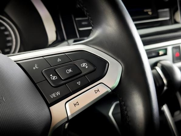 Volkswagen Multivan T6 Рестайлинг с пробегом 2021 года, цена 5 850 000 рублей, 111404 км, минивэн, Автокод Объявления