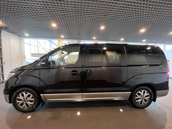 Hyundai H-1 II Рестайлинг 2 с пробегом 2019 года, цена 2 590 000 рублей, 257980 км, минивэн, Автокод Объявления