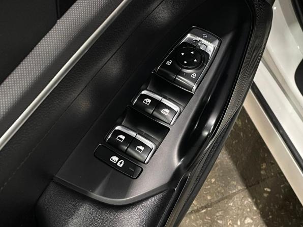 Kia K5 III с пробегом 2021 года, цена 2 330 000 рублей, 97305 км, седан, Автокод Объявления